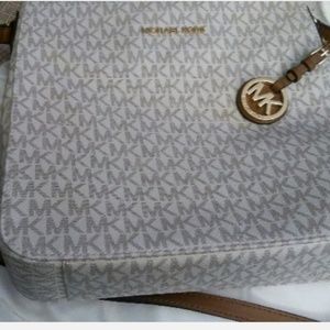 Michael Kors Messenger Bag